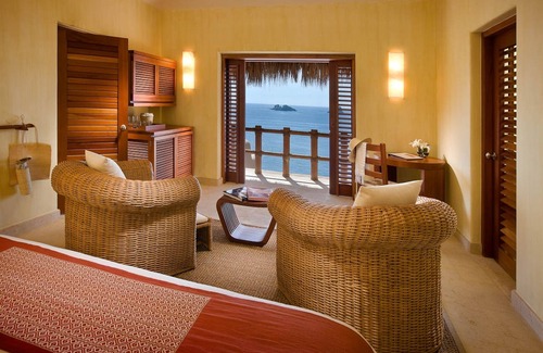 Ixtapa Hotel | Experience Cala de Mar Resort & Spa: 5-Star Ocean Views