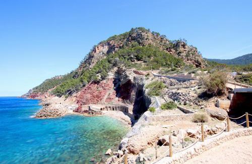 Estellencs House | Enchanting Cala Estellencs Beach House with Ocean Views