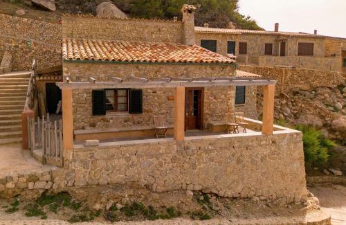 Estellencs House | Enchanting Cala Estellencs Beach House with Ocean Views
