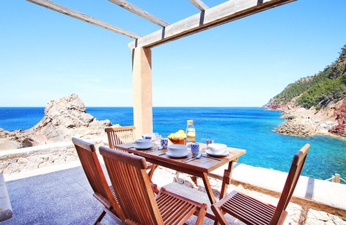 Estellencs House | Cozy Cala Estellencs House with Breathtaking Ocean Views