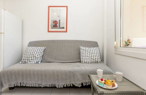 Vinaros Apartment | Inviting Cala Montero: Oceanfront Bliss with Pool & Spa