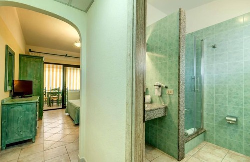 Sos Alinos Apartment | Relax at Cala Viola with Ocean Views and Pet-Friendly Amenities