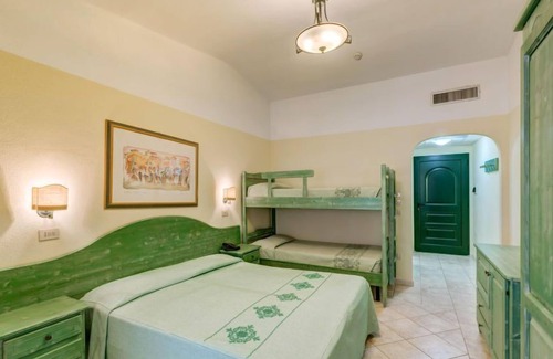 Sos Alinos Apartment | Relax at Cala Viola with Ocean Views and Pet-Friendly Amenities