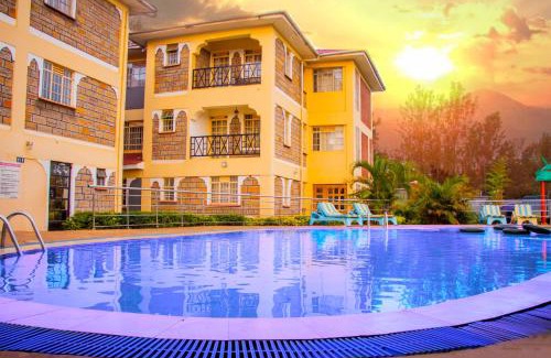 Migori Hotel | Scenic Calabash Hotel in Migori with Pool & Ocean Views