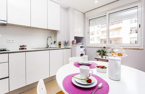 Penha de Franca Apartment | Calado E: Guest Rated 10/10 with Spa & Breakfast Options