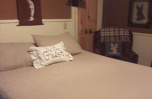 Calais Bed & Breakfast | Guest Rated: Calais Crossing B&B with Family-Friendly Amenities