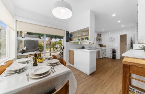 Waikanae House | Relax at Calapso Cottage - Family-Friendly Beach Getaway