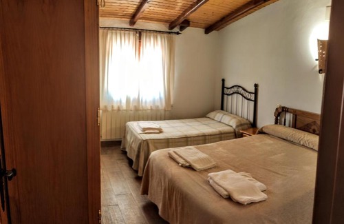 Yeste House | Pet-Friendly Oceanfront Retreat at Calar de la Sima