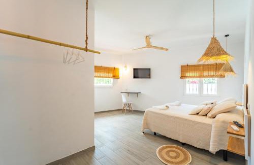 Los Canos de Meca House | Family-Friendly Retreat at Calas De Meca - Rated 9/10