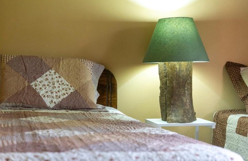 Toro Amarillo Cabin | Inviting Las Calas Lodge: Rated 8/10 for Comfort
