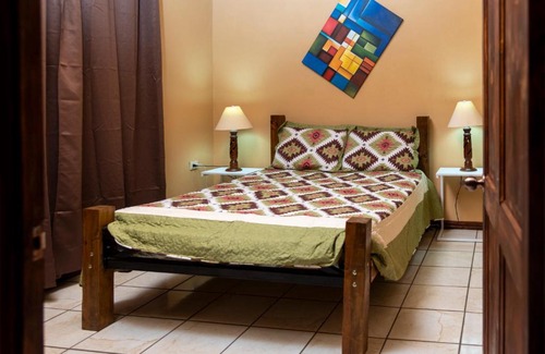 Toro Amarillo Cabin | Inviting Las Calas Lodge: Rated 8/10 for Comfort
