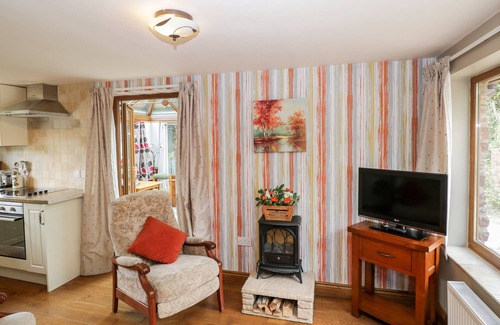 Redbrook Cottage | Pet-Friendly Calcott Annexe: Family-Friendly Stay in Whitchurch