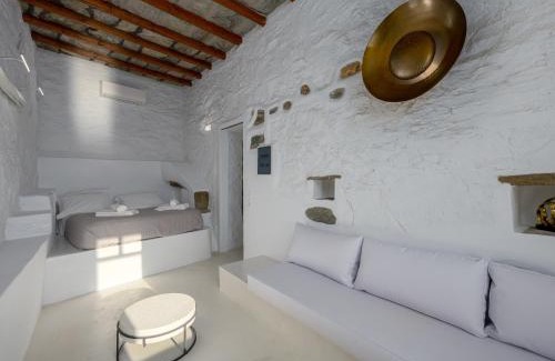 Ano Meria House | Relax at Caldera Casablanca with Pool and Breakfast Options