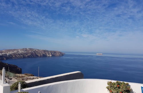 Megalochori Villa | Caldera View Private Villa with Pool & Breathtaking Sunsets