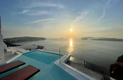 Megalochori Villa | Caldera View Private Villa with Pool & Breathtaking Sunsets