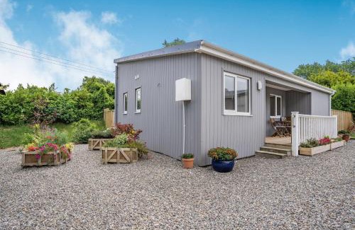 Jameston House | Inviting Caldey Lodge Bier Wood Lodges: Pet-Friendly Retreat