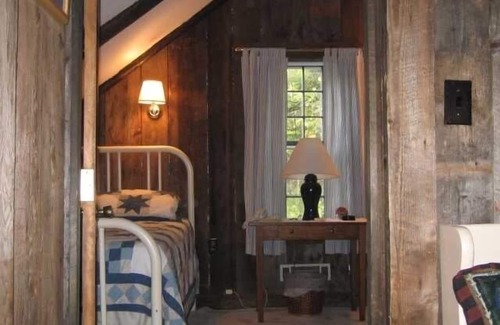 Washington Other | Caleb Atwell Home: Premier Stay with Pool & Breakfast