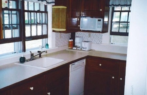 Washington Other | Caleb Atwell Home: Premier Stay with Pool & Breakfast