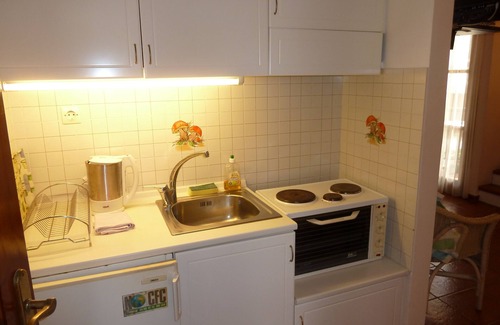 Atsipópoulon Apartment | Revive at Calergi 12: Pet-Friendly Studio with Pool & Views