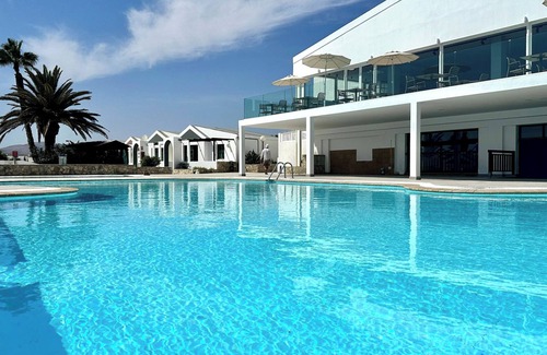 Costa de Antigua Apartment | Caleta de Fuste Apartment- Sleeps4- Pool- Garden