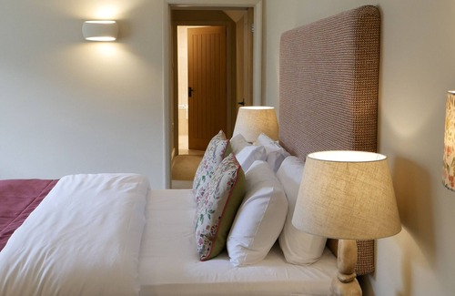 Hunstanton Hotel | Caley: Top-Rated Stay with Family-Friendly Amenities