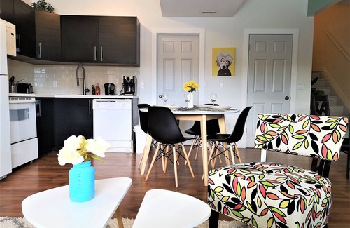 Tuscany Apartment | Stylish 2BR Downtown Calgary with Family-Friendly Amenities