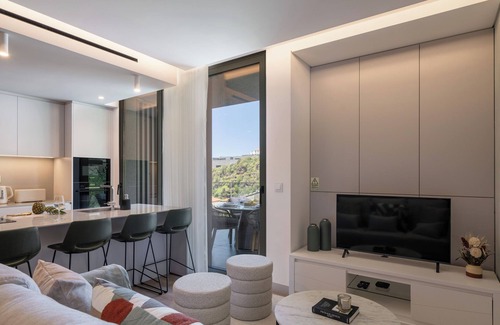 Calheta Apartment | Calheta Hills I – With pool and sea view
