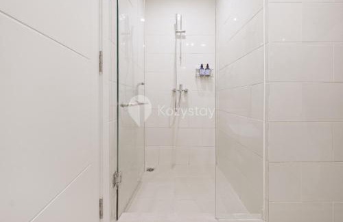 Jakarta Apartment | Inviting Calida by Kozystay - Kuningan with Pool Amenities