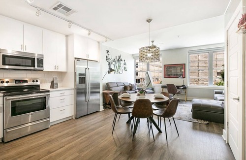 Central Business District Hotel | Cozy 1BR Condo in Vibrant New Orleans Near Attractions