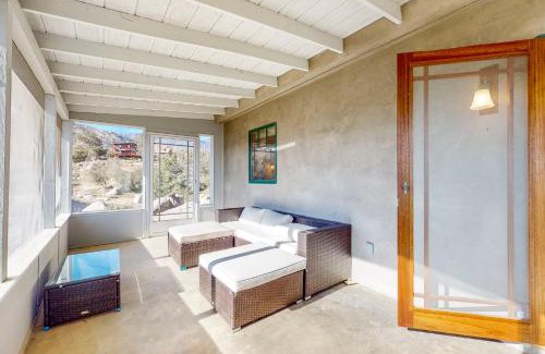 Weldon House | Mountain Retreat: Family-Friendly Getaway in California