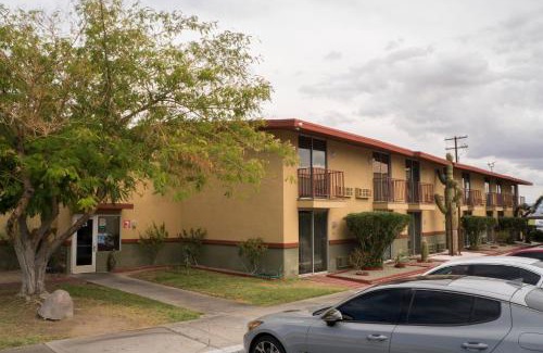 Barstow Hotel | Discover California Inn Barstow: Pet-Friendly & Oceanfront