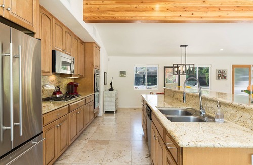 Deepwell Estates House | Perfectly Located California Ranch with Pool & Spa in Palm Springs