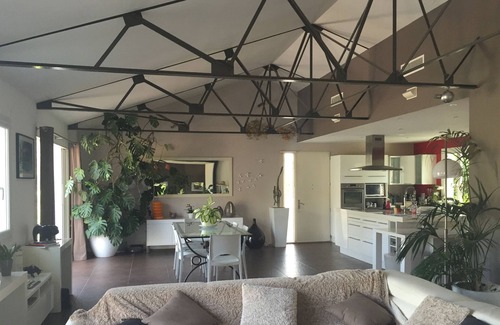 Les Camoins Villa | Discover a California-Style Villa with Ocean Views & Pool