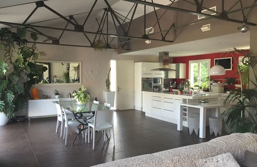 Les Camoins Villa | Discover a California-Style Villa with Ocean Views & Pool