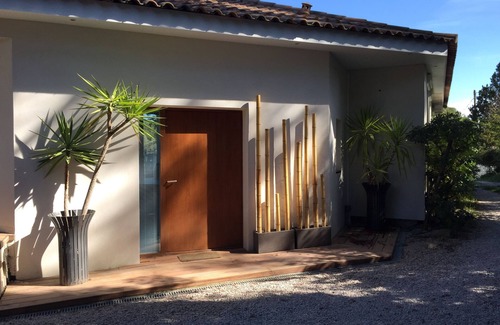 Les Camoins Villa | Discover a California-Style Villa with Ocean Views & Pool