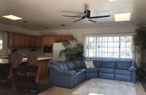 Agua Dulce House | Guest Rated 10/10: California Swim Ranch at Vasquez Mountain