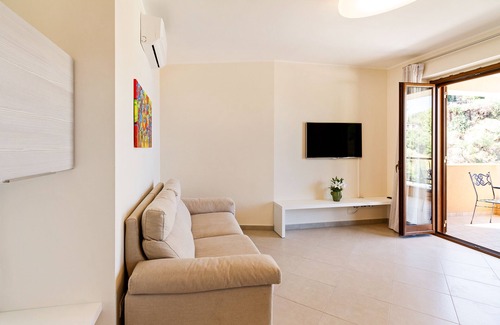 Taormina Apartment | Calipso Seaview Flat: Oceanfront Comfort with Private Parking
