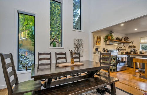 Calistoga House | Ideal Getaway at The Calistoga Cottage — 5 Mins to Downtown