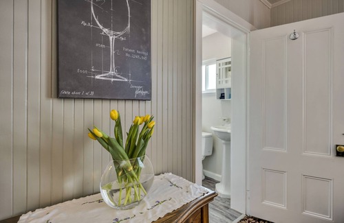 Calistoga Bed & Breakfast | Relax at Calistoga Wine Way Inn: Family-Friendly Getaway