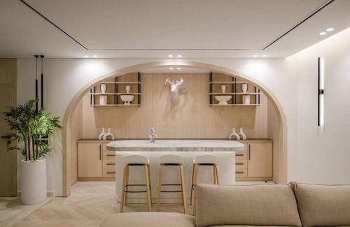 The 5th Settlement Apartment | Discover the Fantasy Duplex: Your Ideal Getaway with Kitchen
