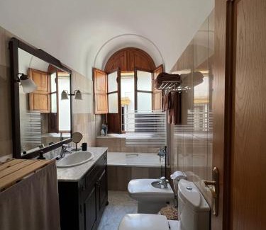 Jewish Quarter Apartment | Discover Calle de la Convalecencia: Pet & Child Friendly Stay