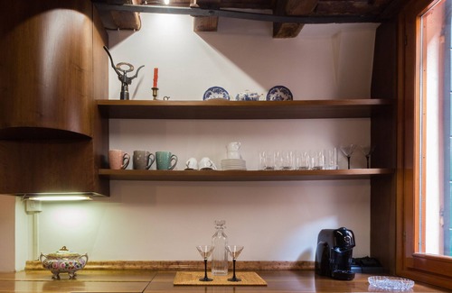 Cannaregio Apartment | Inviting Calle del Forno Apartment with Spa and Breakfast