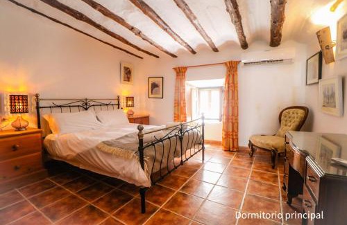 Castril House | Discover Calle Horno: Family and Pet-Friendly Retreat