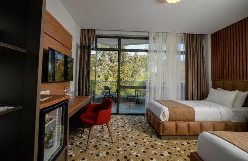 Mtsvane Kontskhi Hotel | Relax at Calligraphy Hotel and Cottages with Ocean Views