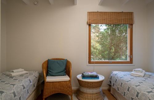 Raseborg Hotel | Explore Calliola: Beachfront Hotel with Pet-Friendly Perks