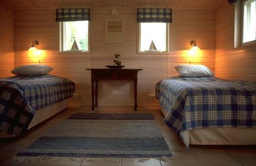 Raseborg Hotel | Explore Calliola: Beachfront Hotel with Pet-Friendly Perks