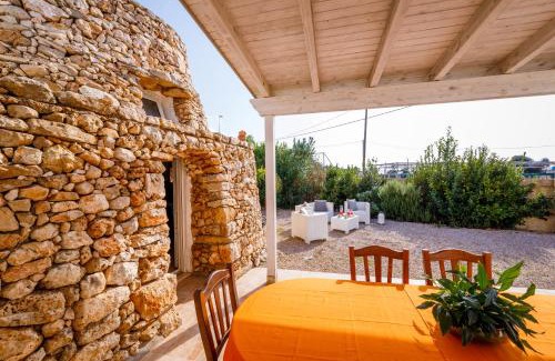 Posto Vecchio Apartment | Pet-Friendly Callistos Trullo Torre Vado with Ocean Views
