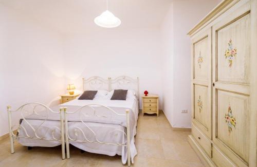 Posto Vecchio Apartment | Pet-Friendly Callistos Trullo Torre Vado with Ocean Views