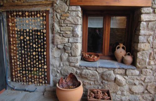 Travesseres Apartment | Discover Callliuret: Family & Pet Friendly Retreat