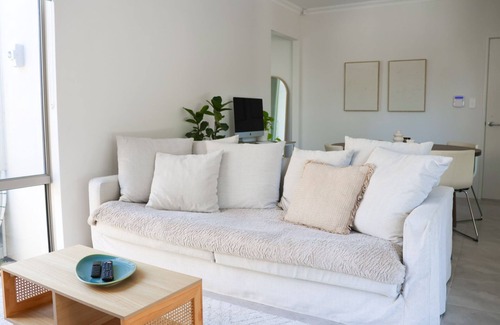 Coolbellup House | Relaxing Home Near Fremantle with Breakfast & Family Amenities